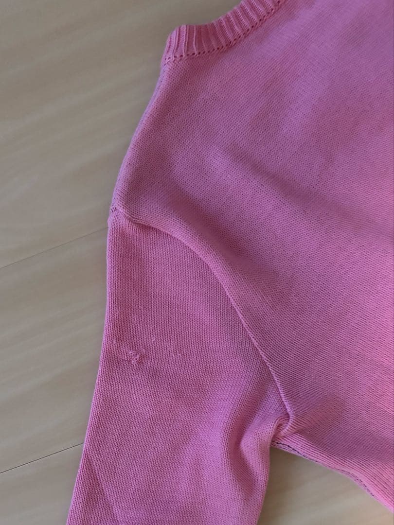 岡村靖幸　セーター　ピンク