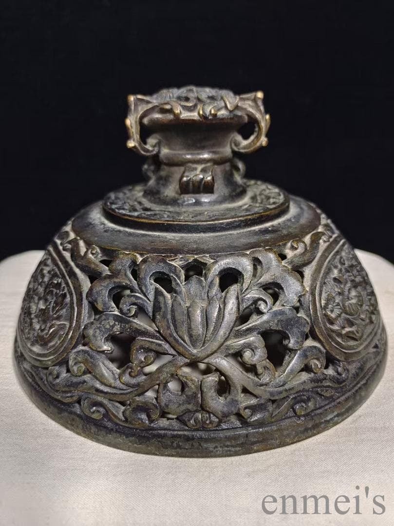 中国古美術 老銅胎 熏香炉《花開富貴》純銅製 高浮彫 手彫 古美味 時代物 置物