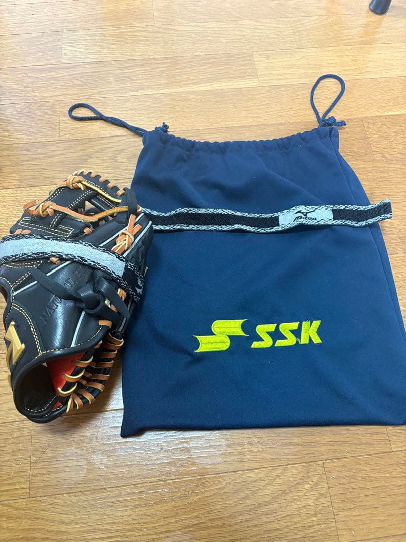 Hi-Gold 軟式グローブ型付け済 即使用可 ボール・袋付き