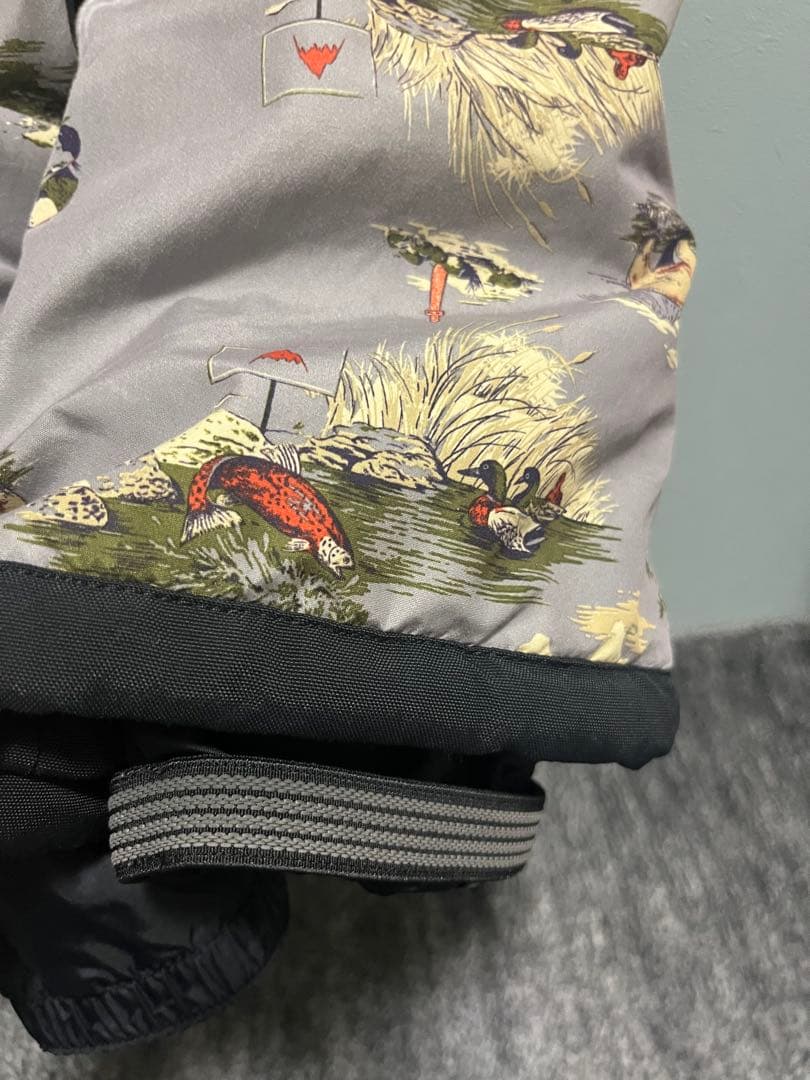 Burton スキーウェア つなぎ　動物柄　グレー