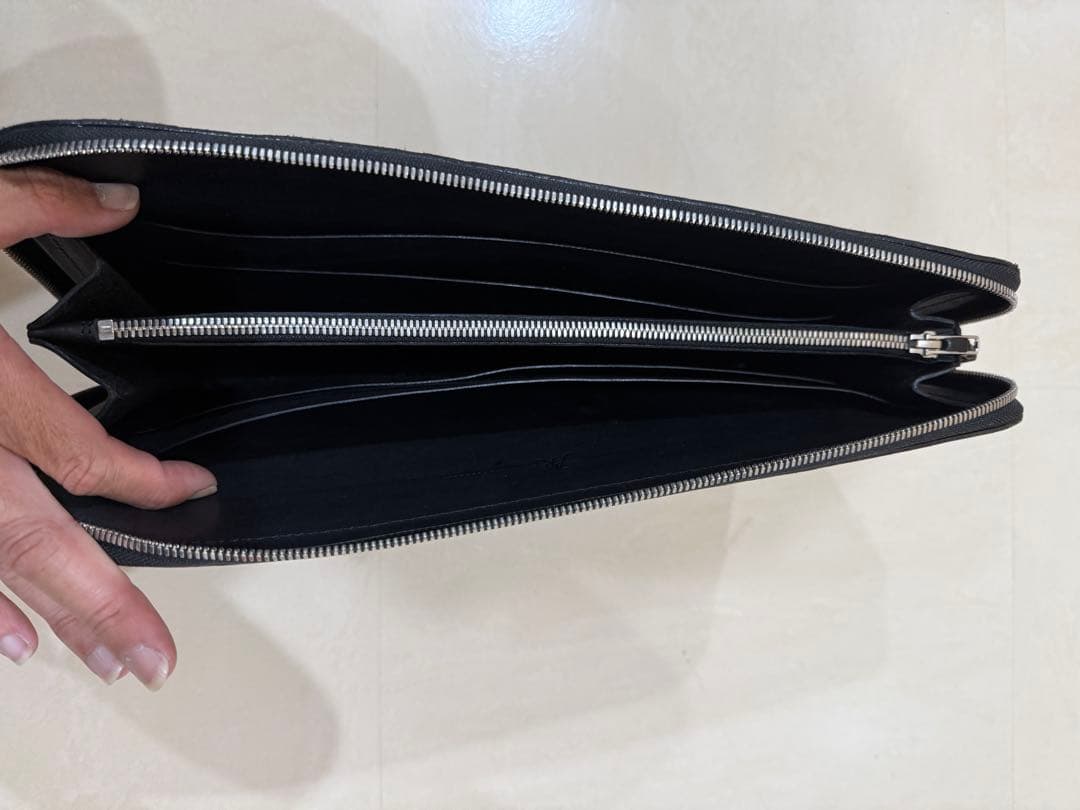 レッドムーン　サドルレザー製マルチケース