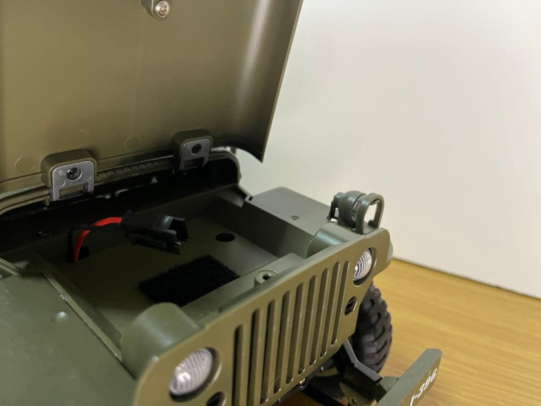 ラジコンジープ figma 自衛隊員　破損品