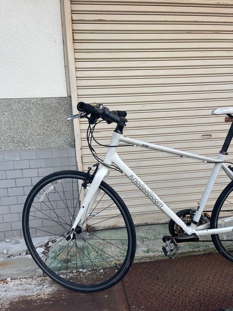 クロスバイク ホワイト 700C アルミフレームKhodaaBloom Rail