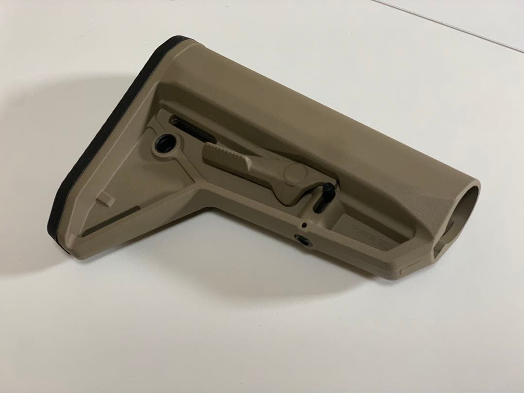実物 MAGPUL MOE SL カービンストック ミルスペック FDE