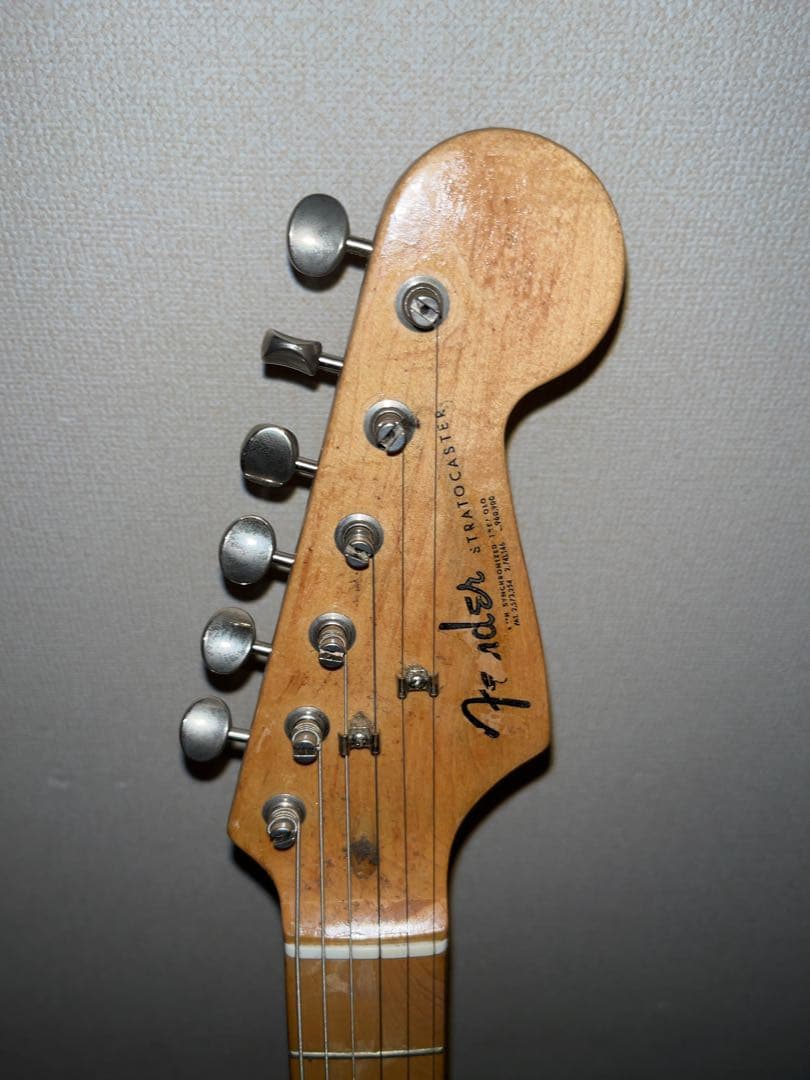 く*い様 【中古】メーカー不明 ストラトキャスター エレキギター