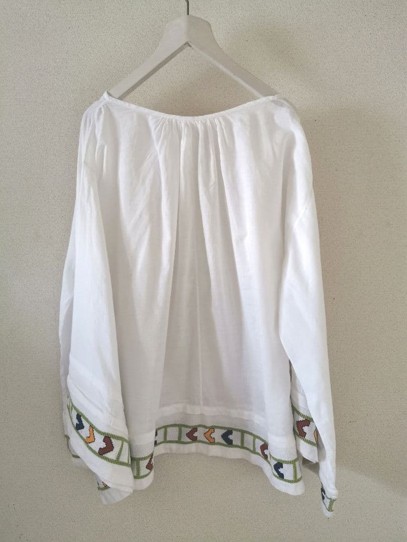 アンティークベルギー ニードルポイント色糸手刺繍 柔らかなファインリネンスモック