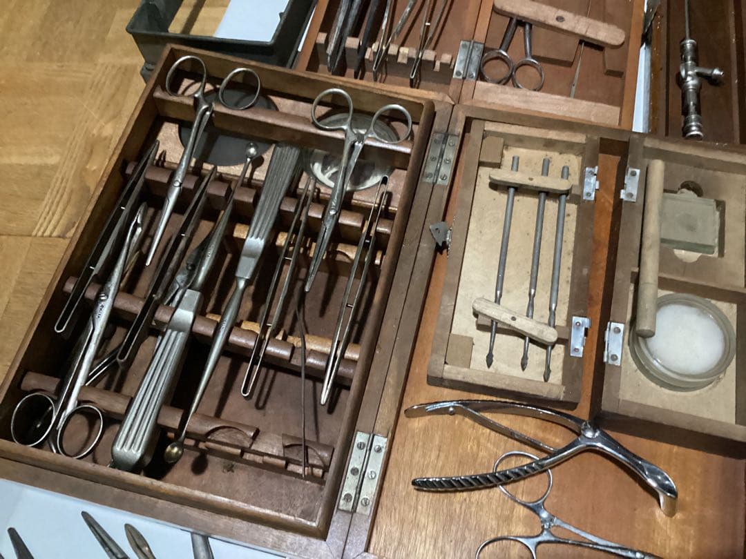 アンティーク医療器具大量　外科手術　注射器　ハサミ　木箱入り