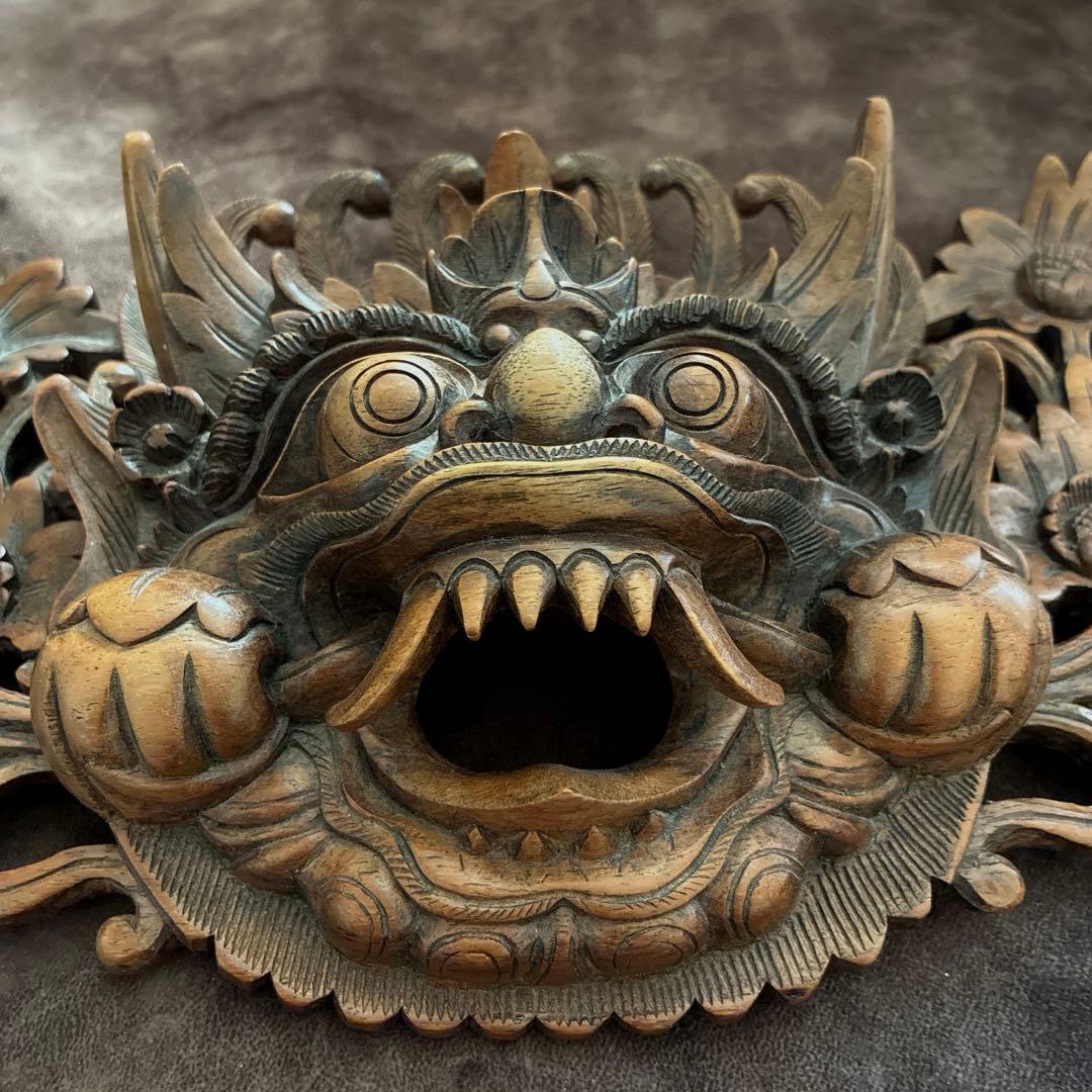 聖獣 バロン バリ島 手彫り 木彫 エスニック　壁掛け　魔除け　長さ31㎝