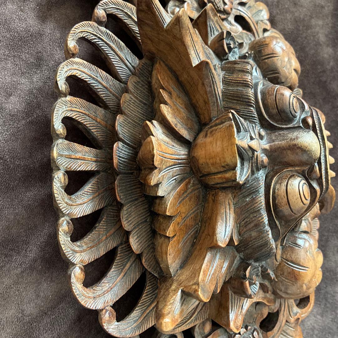 聖獣 バロン バリ島 手彫り 木彫 エスニック　壁掛け　魔除け　長さ31㎝