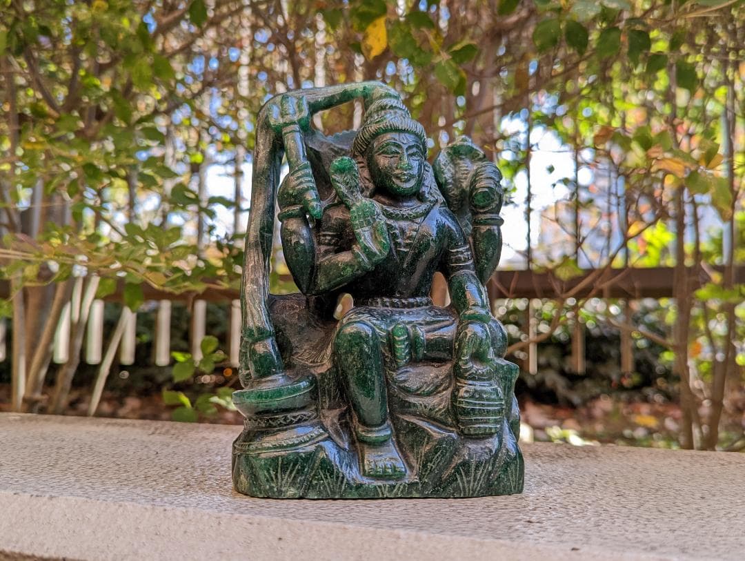 【期間限定特価】【商売繁盛/成功運上昇】天然翡翠石 シヴァ神