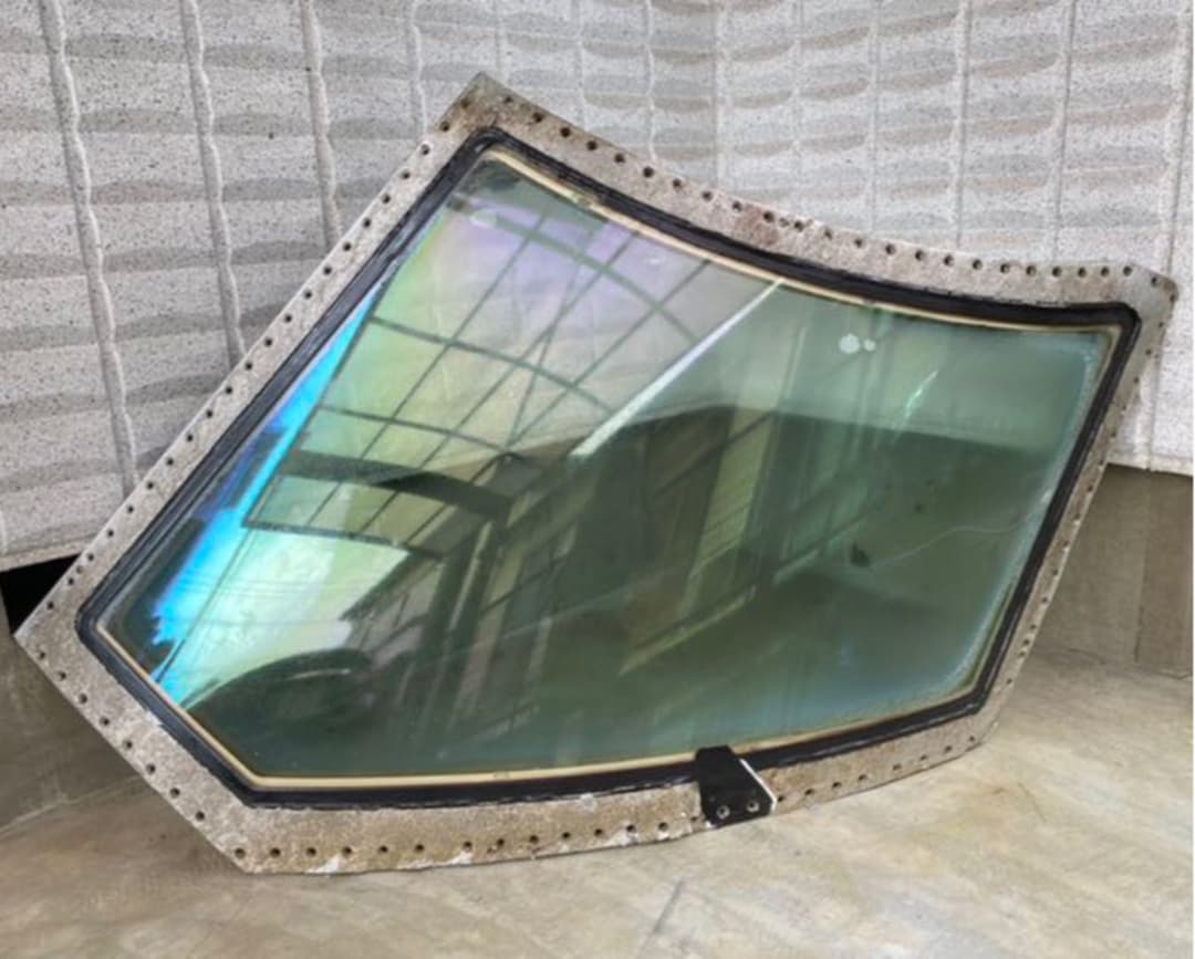 B747 JAL? 機長席側のコックピットの窓　激レア超貴重　b747-200？