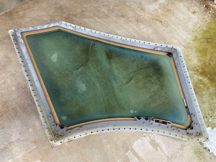 B747 JAL? 機長席側のコックピットの窓　激レア超貴重　b747-200？