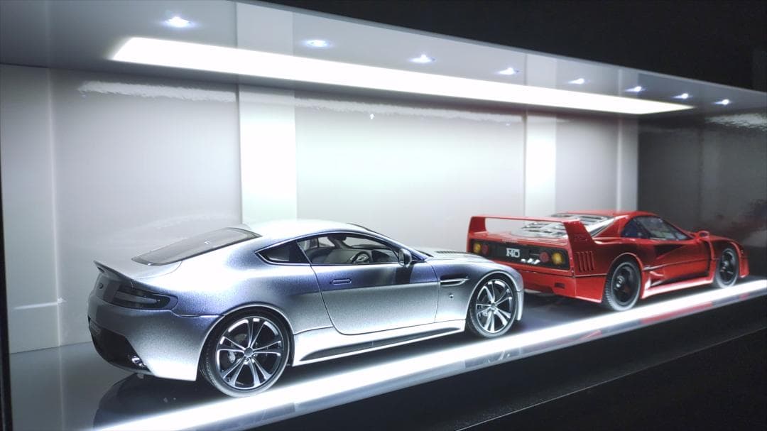 1/18 ジオラマ ショーケース LED照明 光センサー OFFタイマ ミニカー