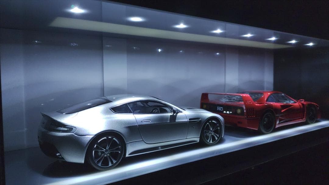 1/18 ジオラマ ショーケース LED照明 光センサー OFFタイマ ミニカー