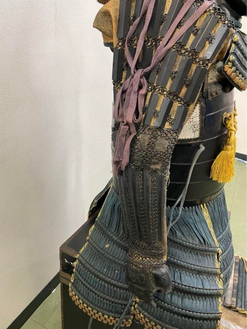 浅葱糸威二枚胴具足　等身大