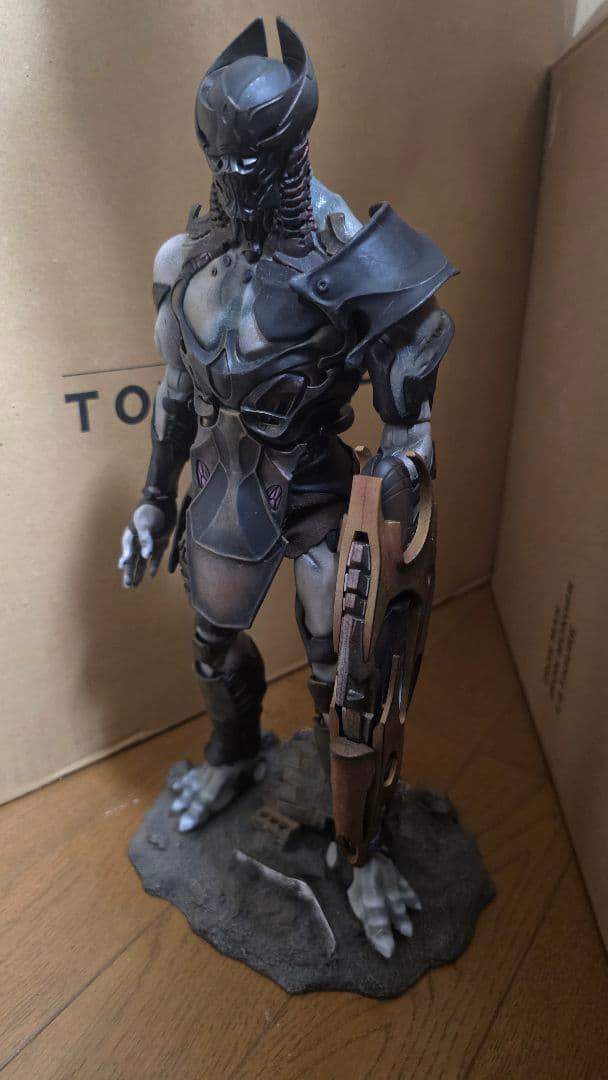 hottoys アベンジャーズ　チタウリ・コマンダー
