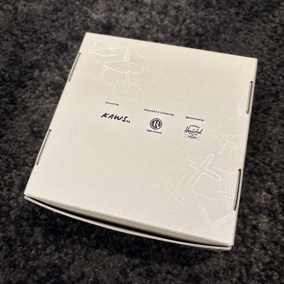 B 非売品 KAWS : HOLIDAY JAPAN 招待状 提灯 (白)