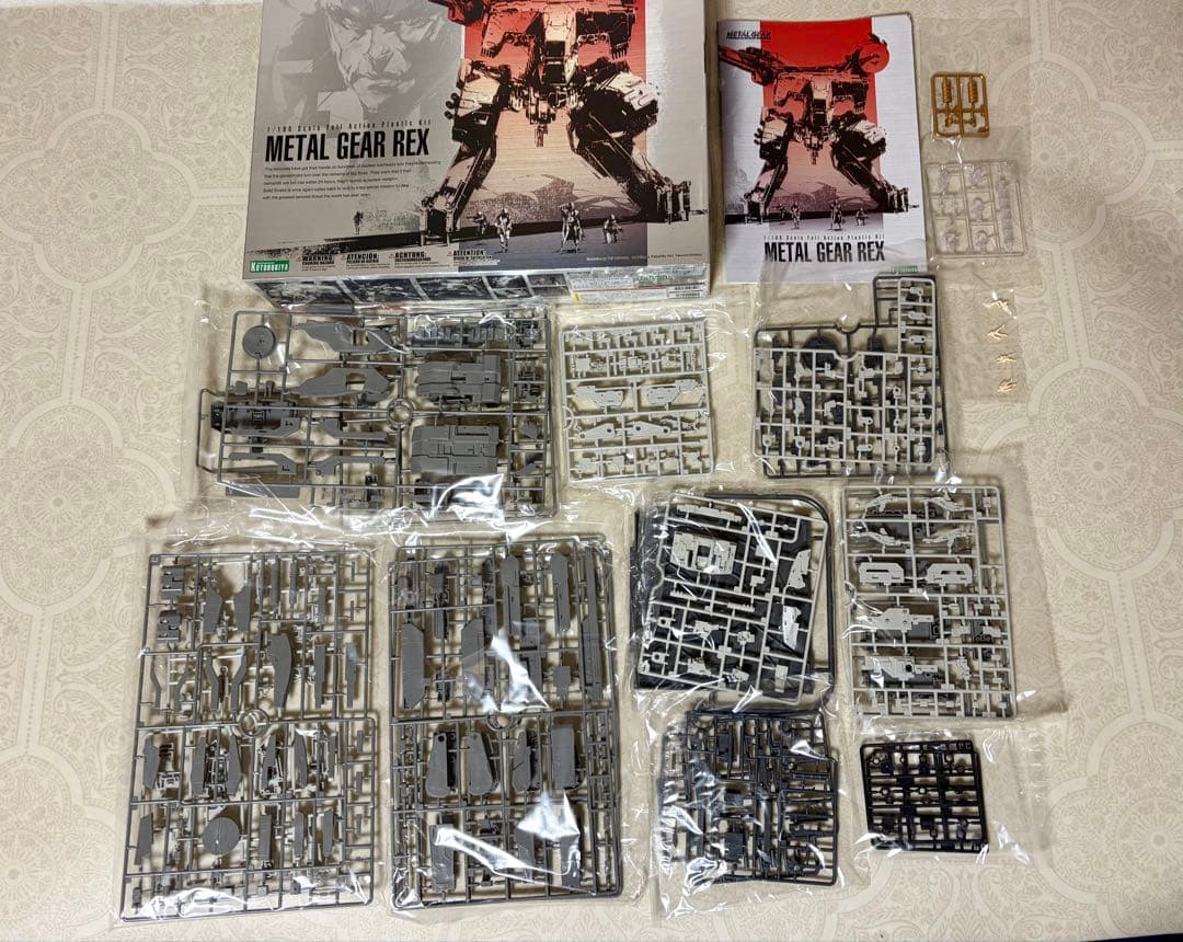 未組立　メタルギア REX 1/100　L GEAR プラモデル