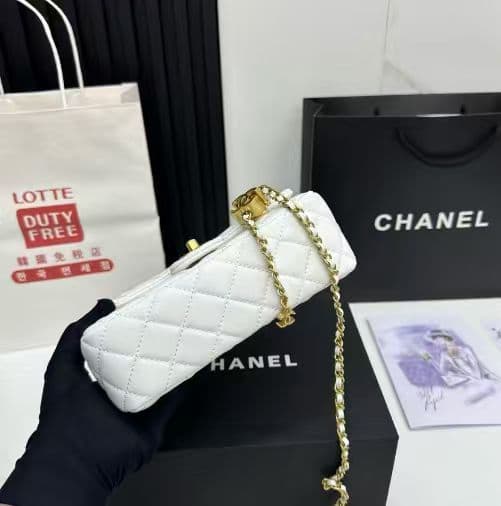 CHANEL MAKE UP ホワイトレザー ショルダーバッグ ノベルティ