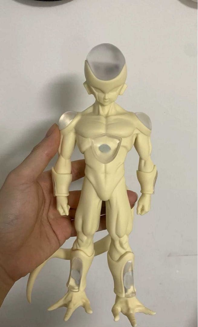 ドラゴンボールFriezaフリーザ フィギュア 紫と白