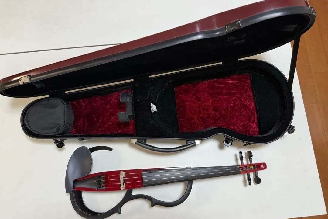 Yamaha YSV104S ヤマハサイレントバイオリン　レッド　弓・ケース付き