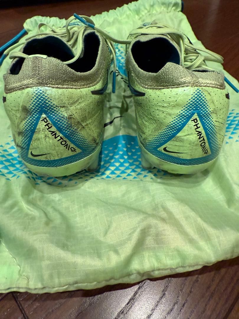 Nike Phantom サッカーシューズ ライトグリーン