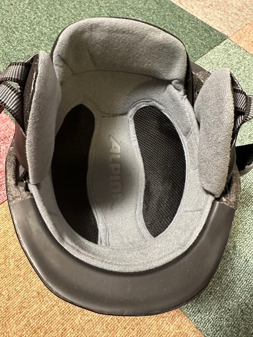 アルピナ　スキーヘルメット