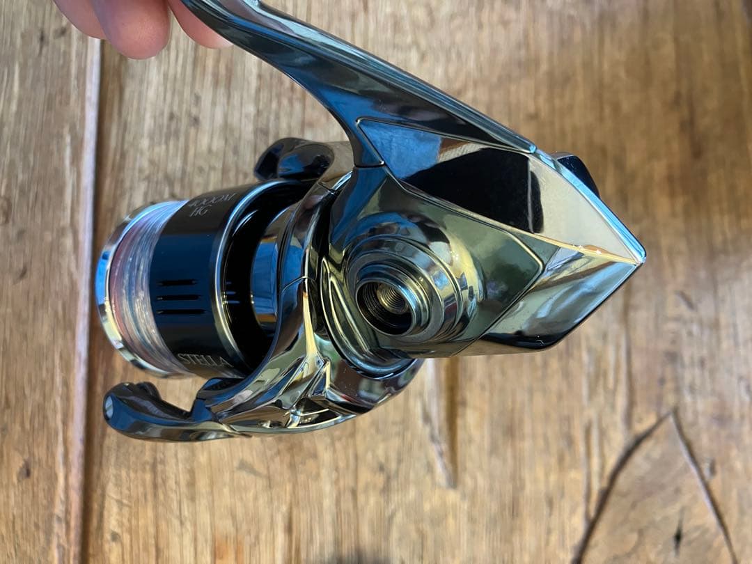 超美品　SHIMANO 22 ステラ　4000 MHG