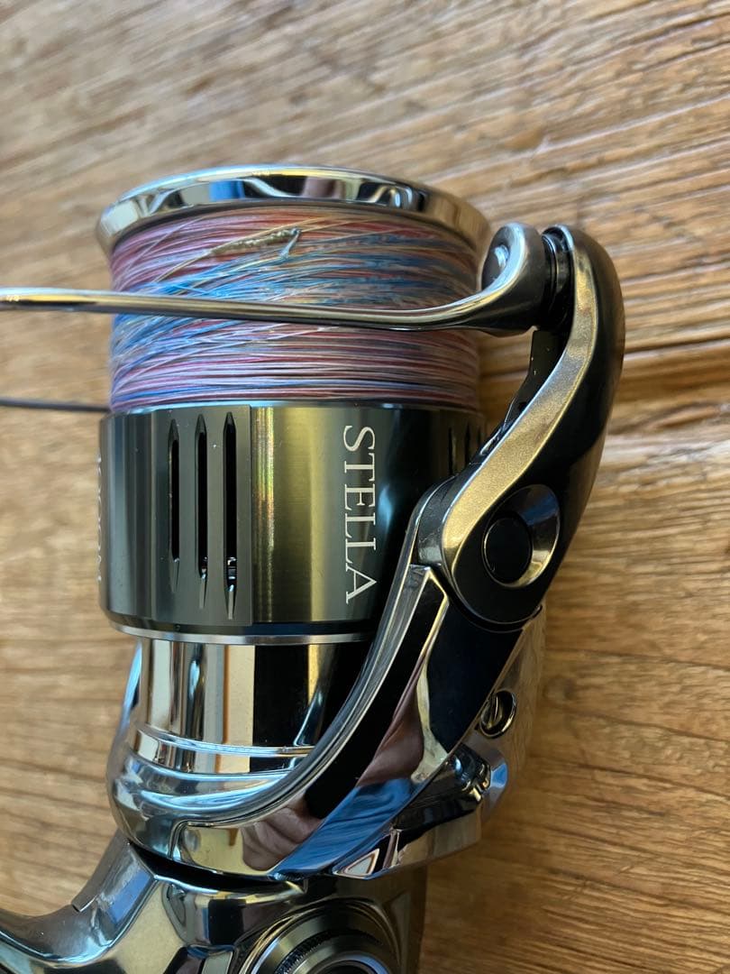 超美品　SHIMANO 22 ステラ　4000 MHG