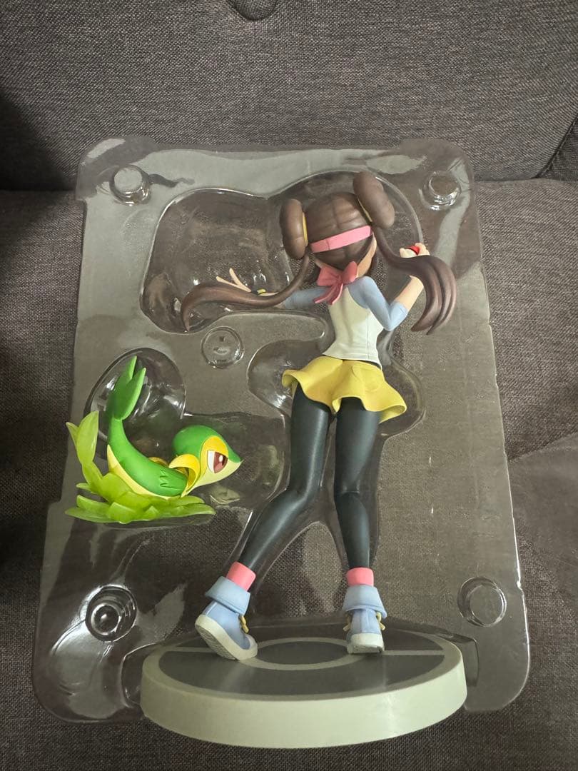 ポケモン メイ with ツタージャ 1/8スケールフィギュア