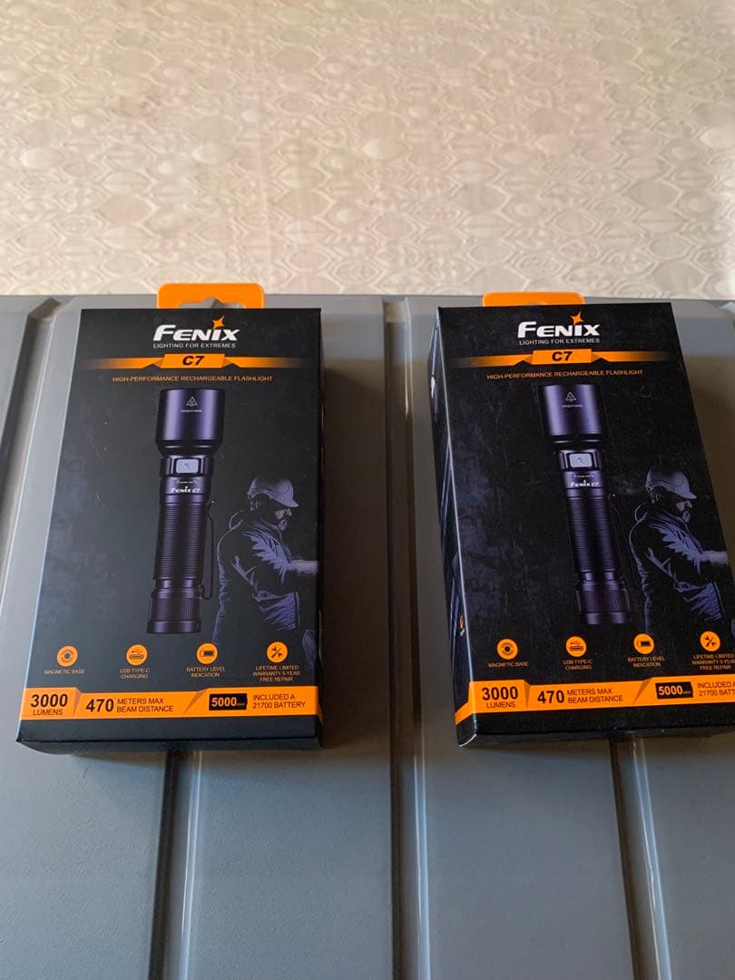 FENIX C7 USB充電式LEDライト