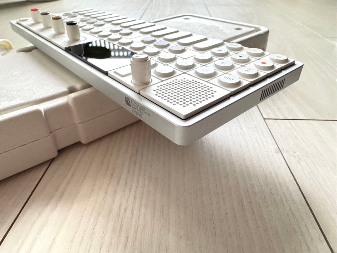 鍵盤楽器 OP-1 field Teenage Engineering