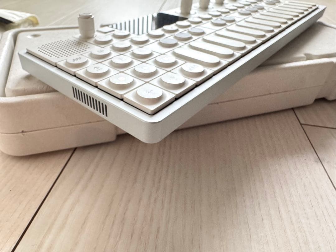 鍵盤楽器 OP-1 field Teenage Engineering