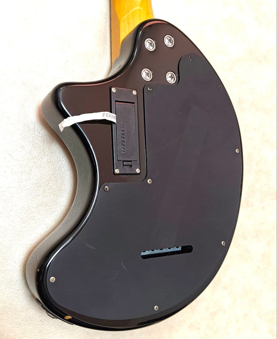 【美品】ZO-3 芸達者 2TS アンプ内蔵ミニギター 専用ケース付き!