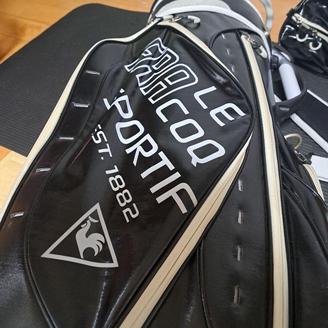 ルコックスポルティフキャディバッグ、便利な8分割、磁石式ヘッドカバー3個付き。