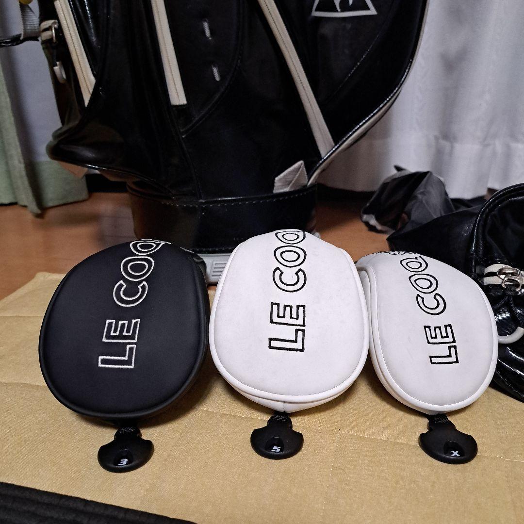 ルコックスポルティフキャディバッグ、便利な8分割、磁石式ヘッドカバー3個付き。