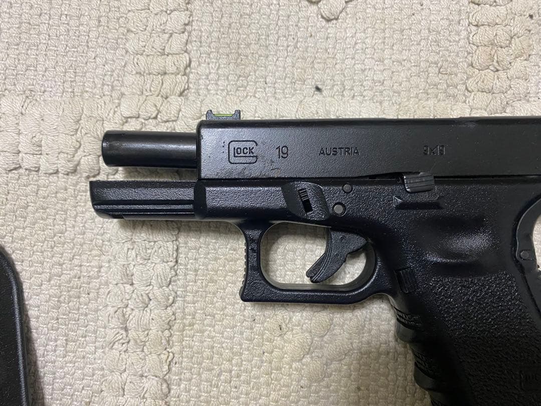 グロック19 9ミリピストル ホルスター 予備マガジン付き 東京マルイ　ガスブロ