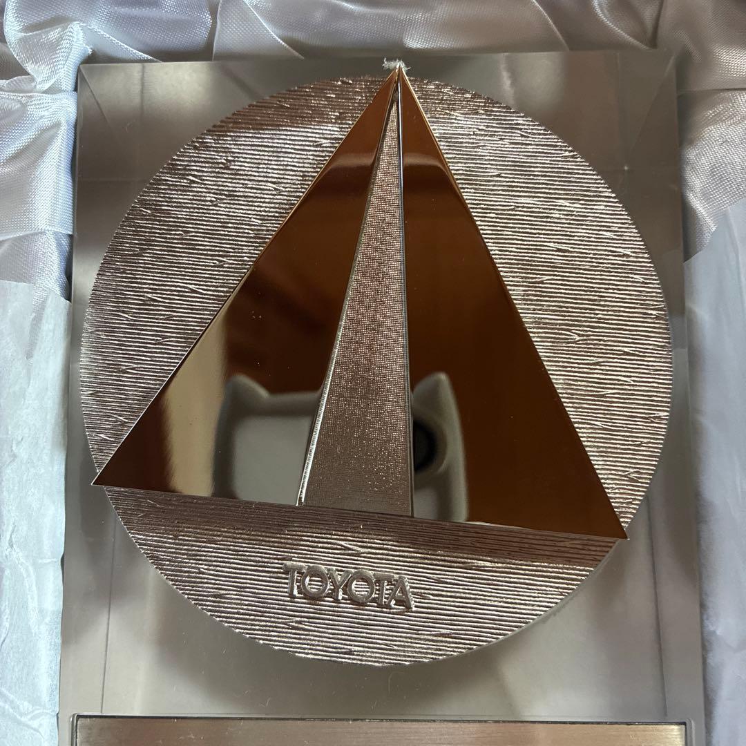 TOYOTA トヨタ自動車　車両営業スタッフ特別賞　500台達成　盾　トロフィー