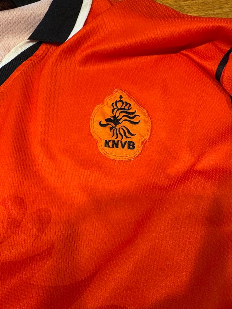 人気！レア！サッカーオランダ代表の長袖ユニホーム❗️