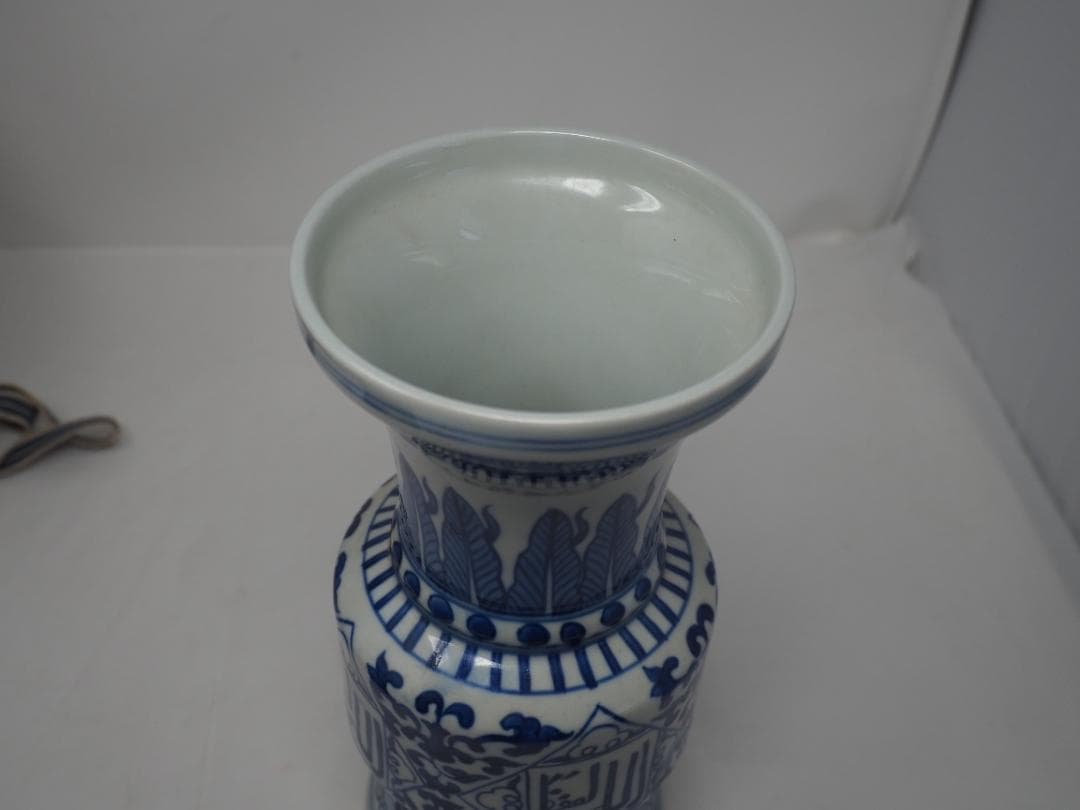 青花阿拉伯文番蓮紋尊　支那染付正徳年製　花瓶　大明正徳年製　中国　木箱入り