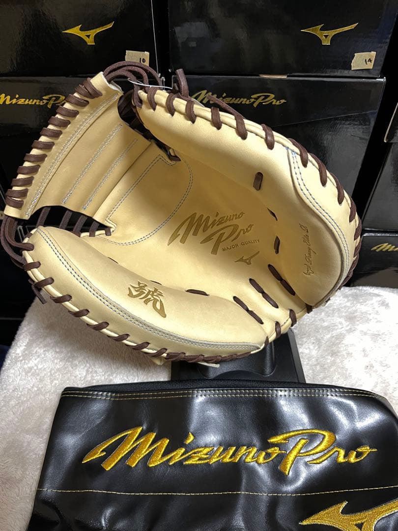 39【人気モデル: 號-SAKEBI】ミズノプロ　軟式　捕手用