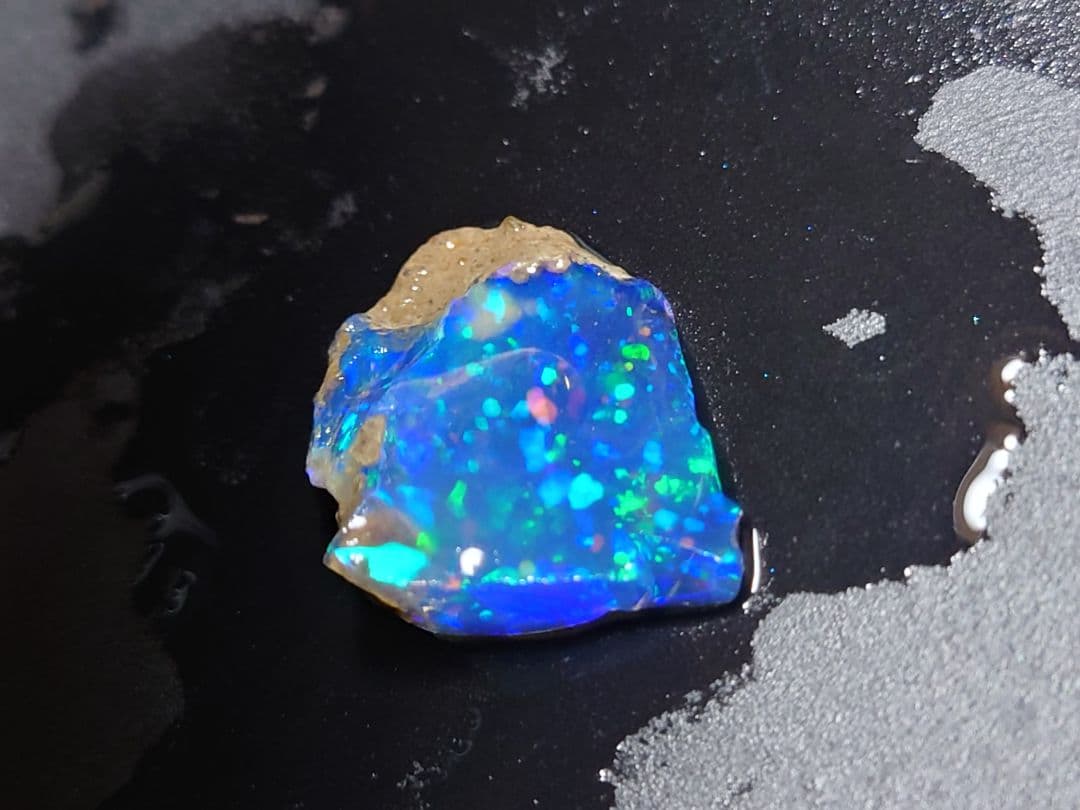 エチオピアウェロ産　チョーク　オパール　　原石　鉱物標本　星空のような