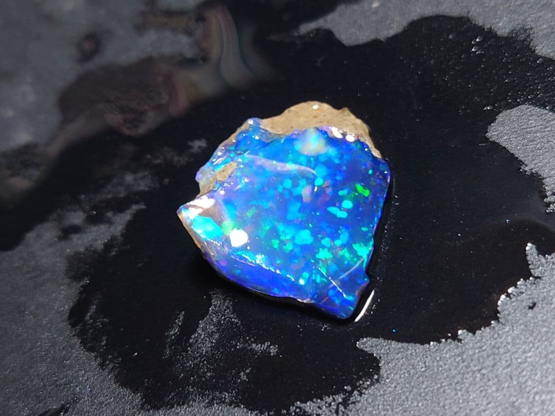 エチオピアウェロ産　チョーク　オパール　　原石　鉱物標本　星空のような