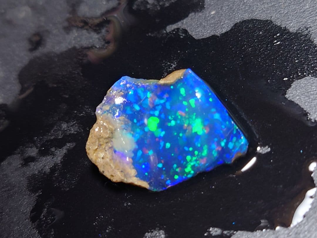 エチオピアウェロ産　チョーク　オパール　　原石　鉱物標本　星空のような