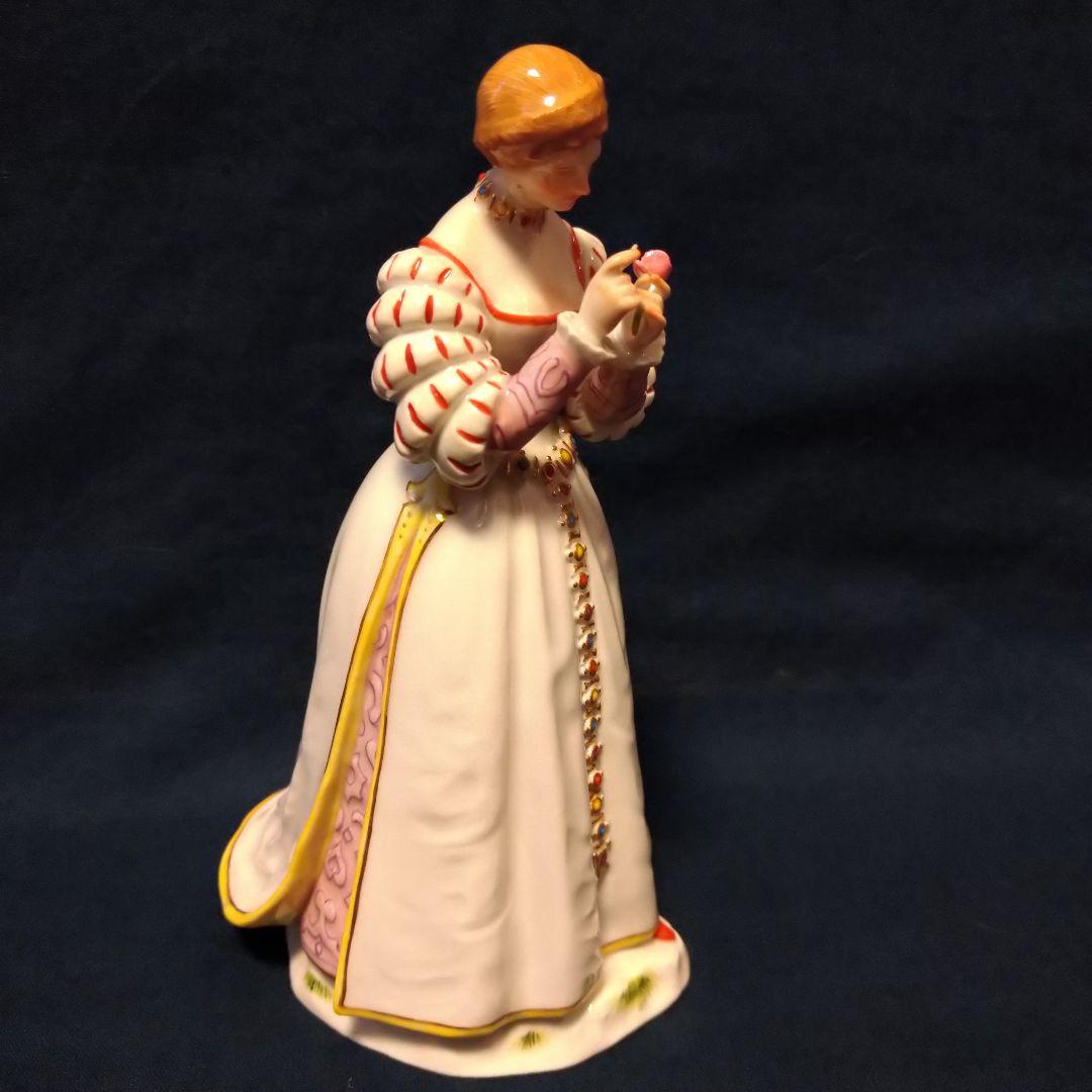 マイセン(Meissen)フィギュリン『薔薇を持つ女性』