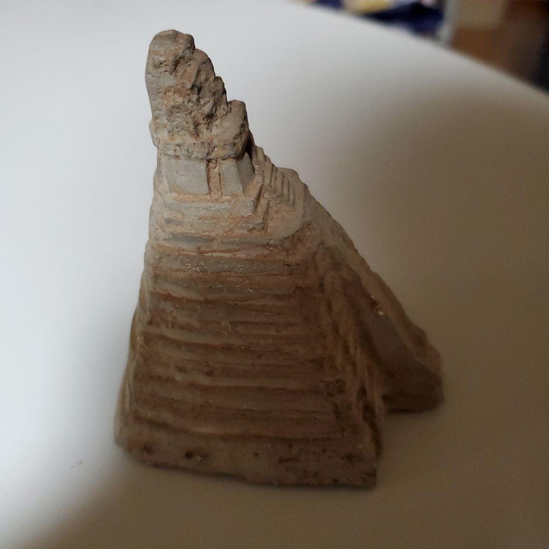ティカル1号神殿石作り模型　高さ10cm、横7cm