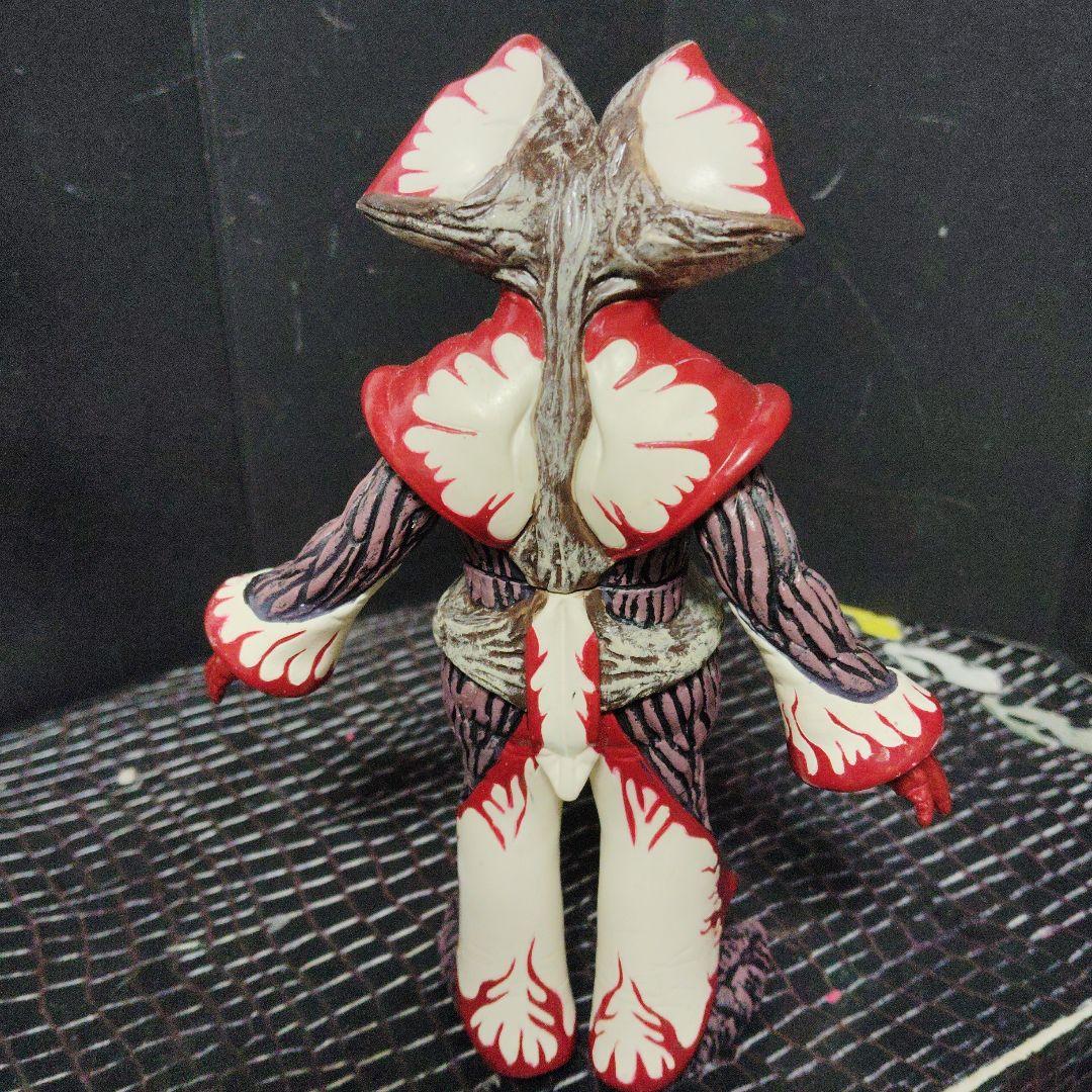 上野淳子ウルトラ怪獣旧型絶版ソフビ