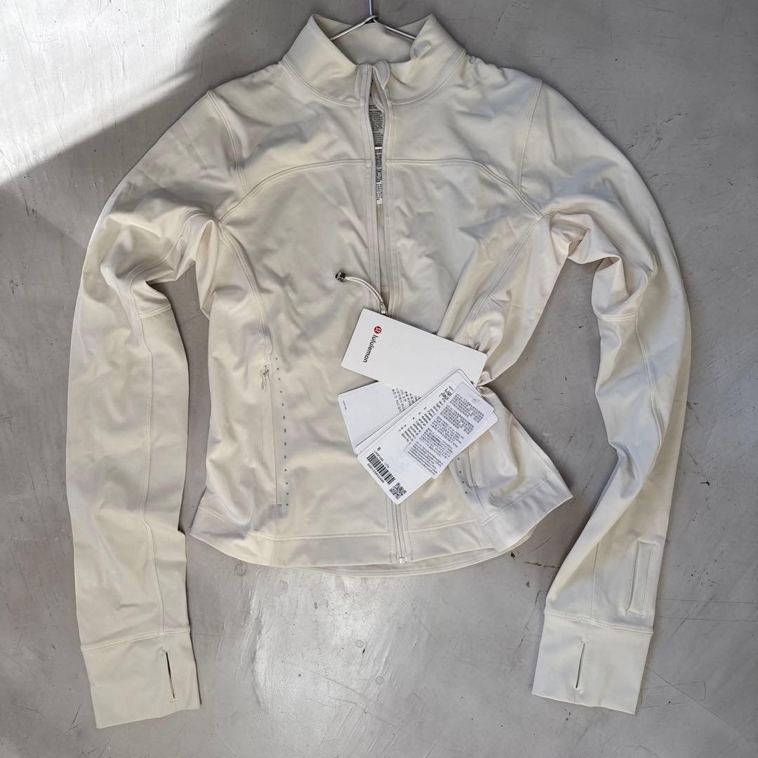 Lululemon SIZE6ライトウエイトランニングジャケット