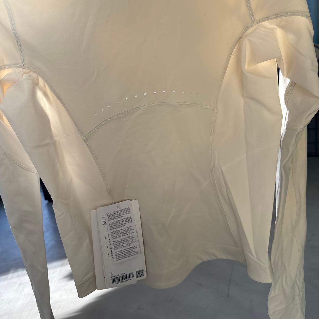 Lululemon SIZE6ライトウエイトランニングジャケット