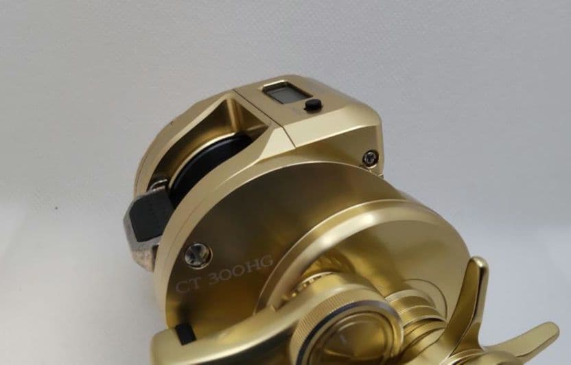 美品　シマノ　オシアコンクエストCT300HG（右巻き）